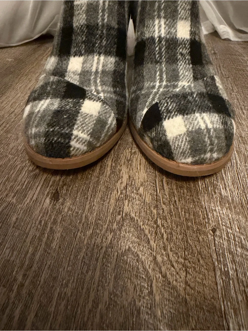 NWT TOMS Plaid Wedge Ankle Booties – Size 7